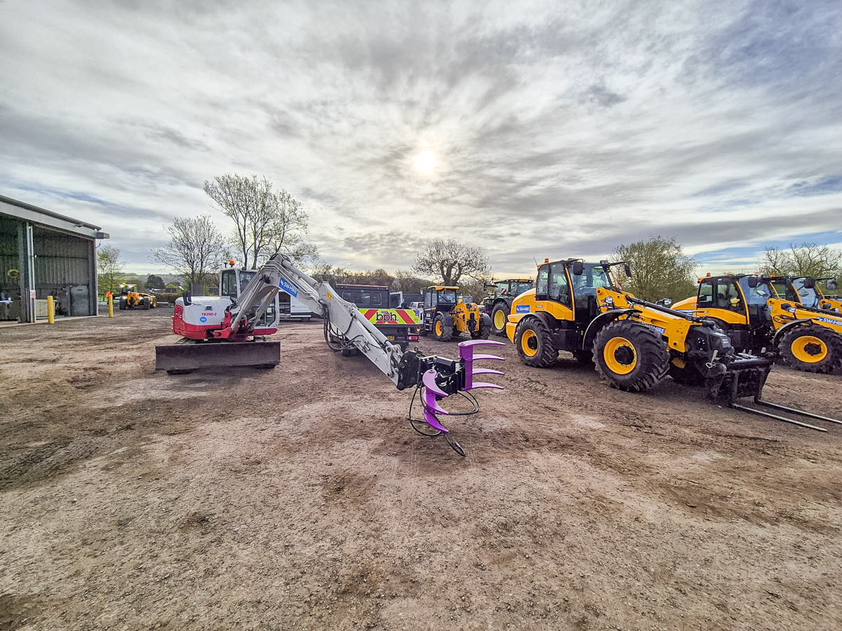 BPH Timber grab on takeuchi digger